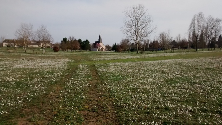 Perspective de la rue de la vallée vers l'église