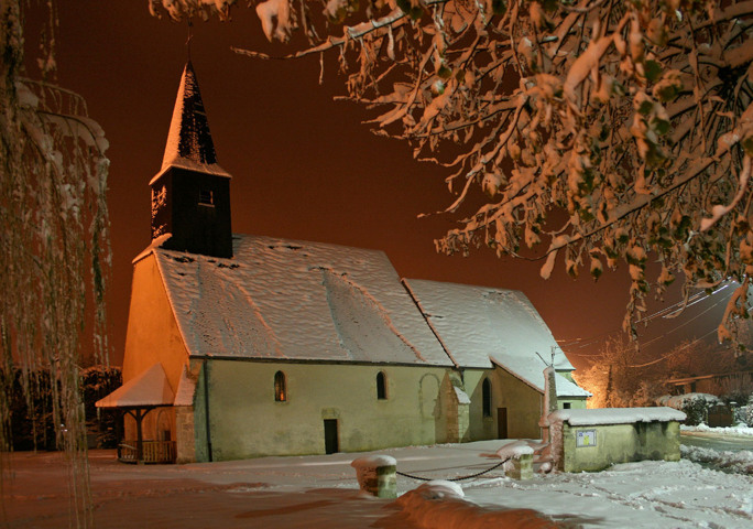 Église sous la neige