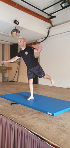 Yoann montre l'exercice