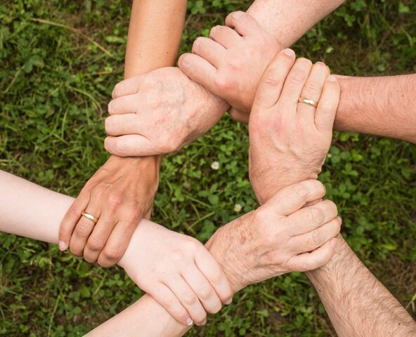 aller vers Associations Groupe