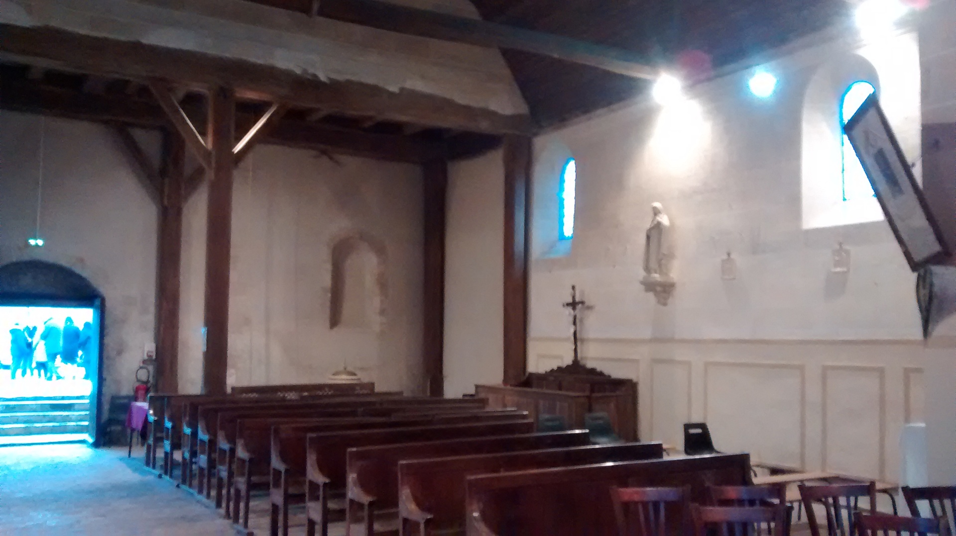 Vue du narthex, coté gauche